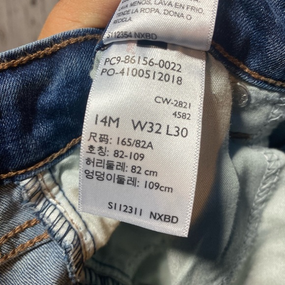 Woman’s Levi’s jeans by Denizen 14 - Picture 6 of 6